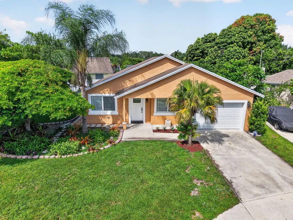 166 RAINTREE Jupiter, FL 33458