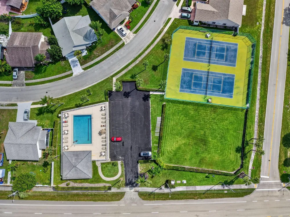 166 RAINTREE Jupiter, FL 33458