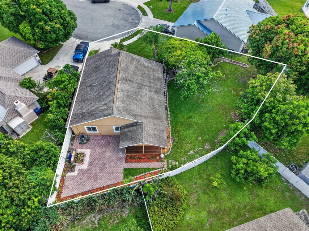166 RAINTREE Jupiter, FL 33458