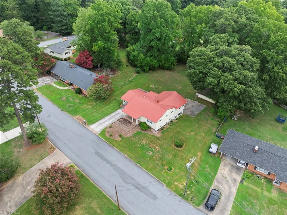 603 Duke Street Thomasville, NC 27360