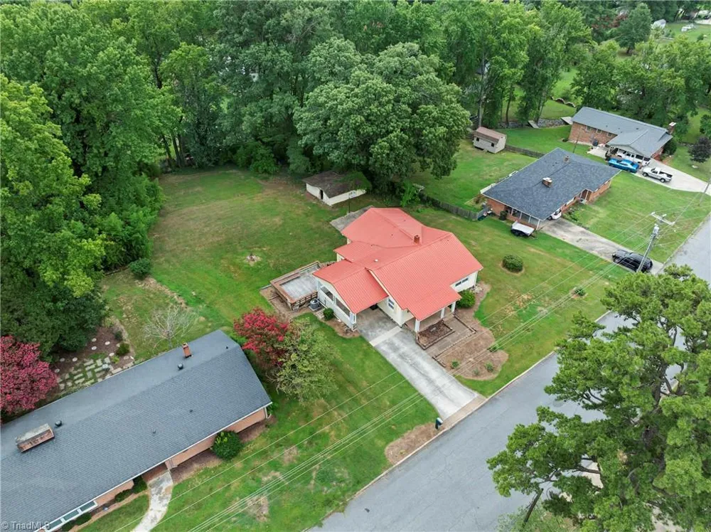 603 Duke Street Thomasville, NC 27360