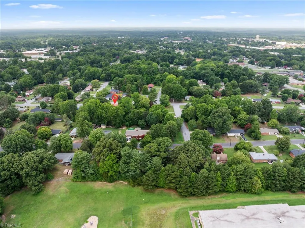 603 Duke Street Thomasville, NC 27360