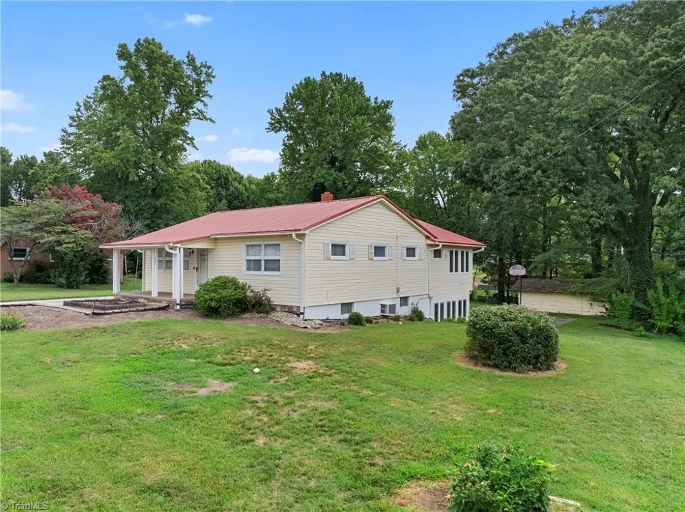 603 Duke Street Thomasville, NC 27360