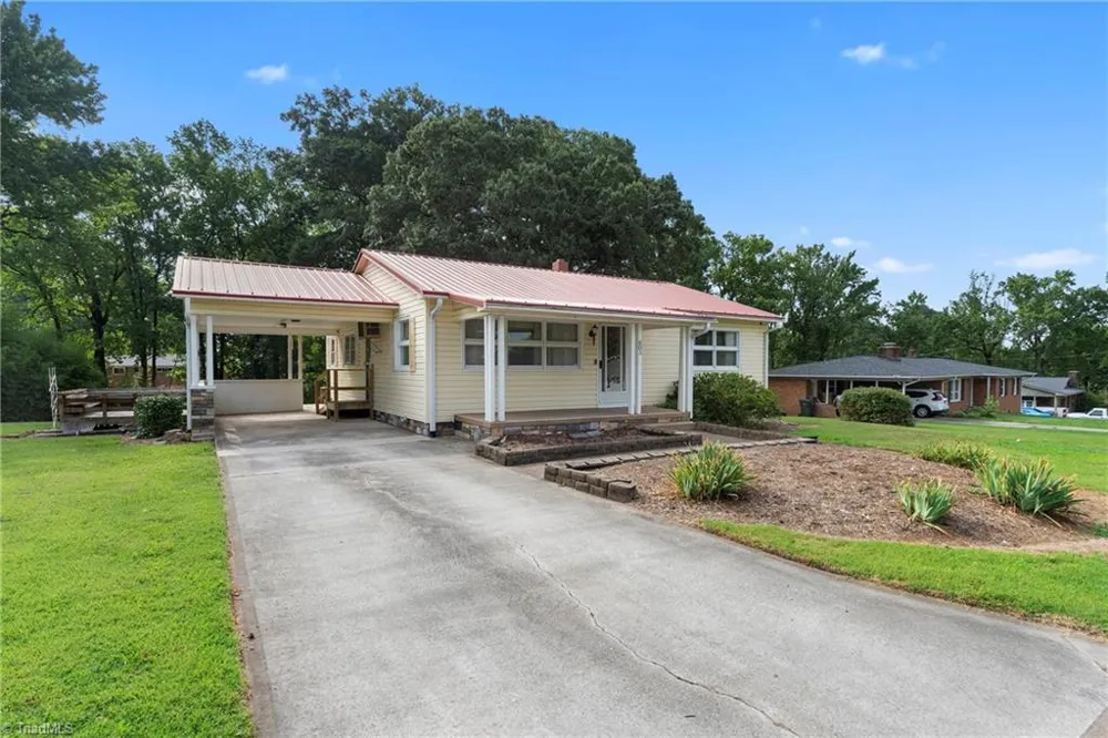 603 Duke Street Thomasville, NC 27360