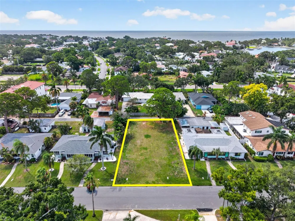 257 MATEO WAY NE St Petersburg, FL 33704