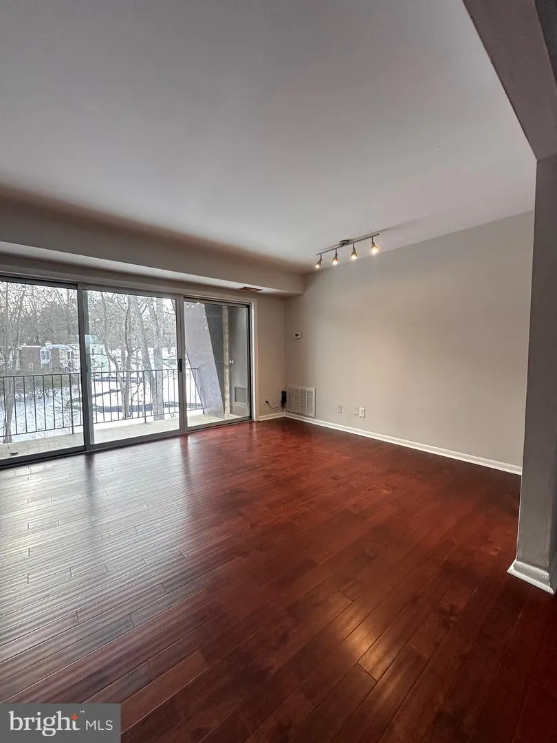 11625 VANTAGE HILL ROAD #22B Reston, VA 20190