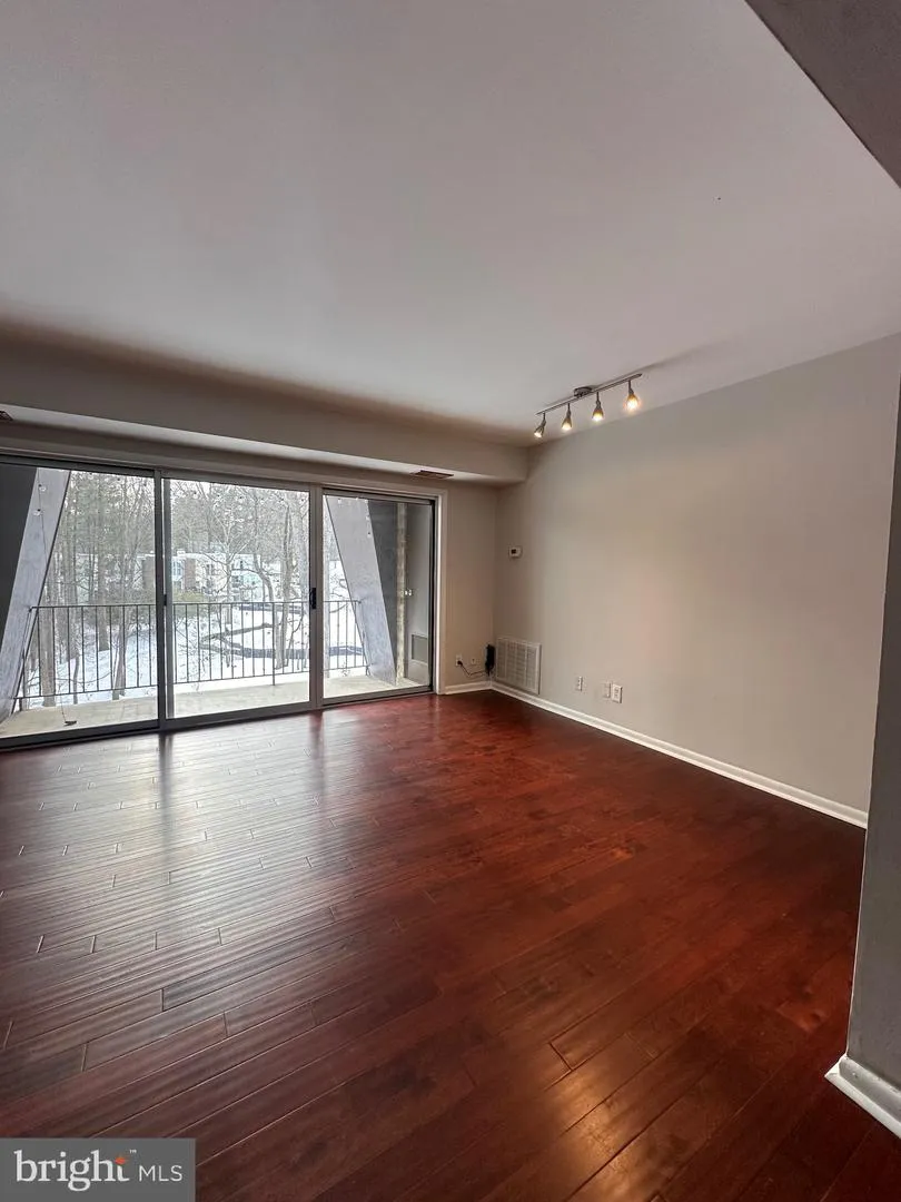 11625 VANTAGE HILL ROAD #22B Reston, VA 20190
