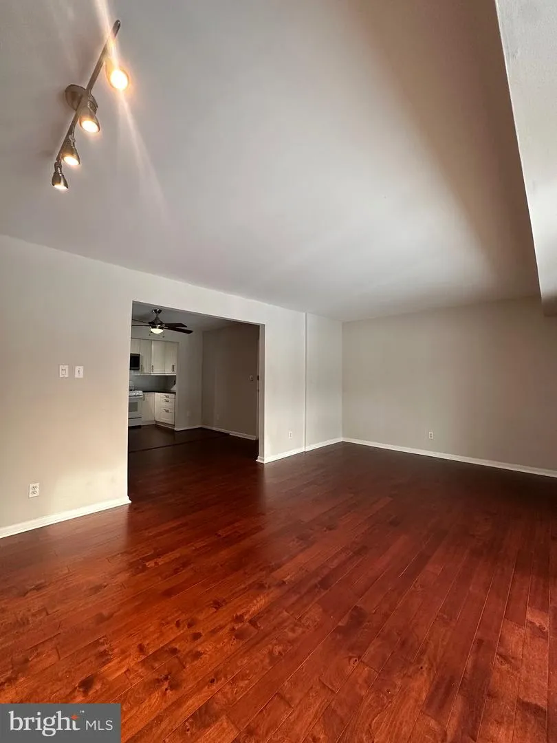 11625 VANTAGE HILL ROAD #22B Reston, VA 20190
