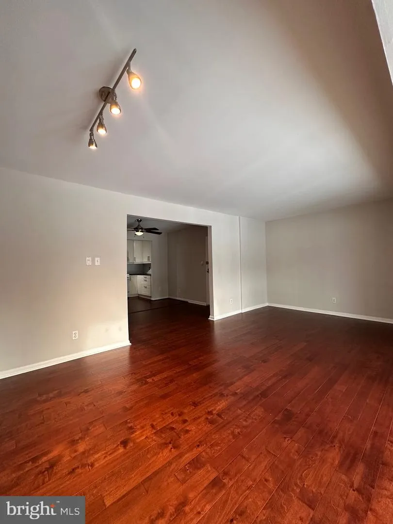11625 VANTAGE HILL ROAD #22B Reston, VA 20190