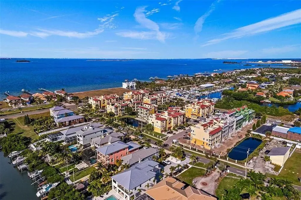 6418 MARGARITA SHORES LANE Apollo Beach, FL 33572