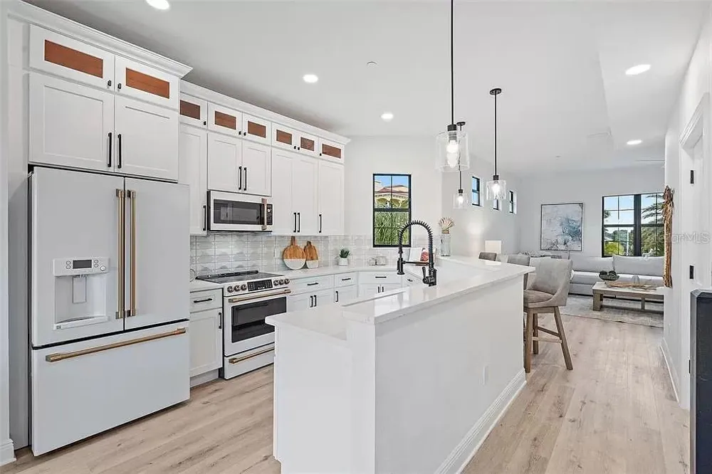 6418 MARGARITA SHORES LANE Apollo Beach, FL 33572