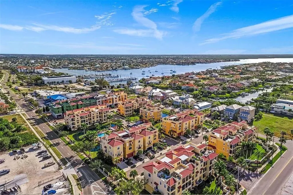 6418 MARGARITA SHORES LANE Apollo Beach, FL 33572