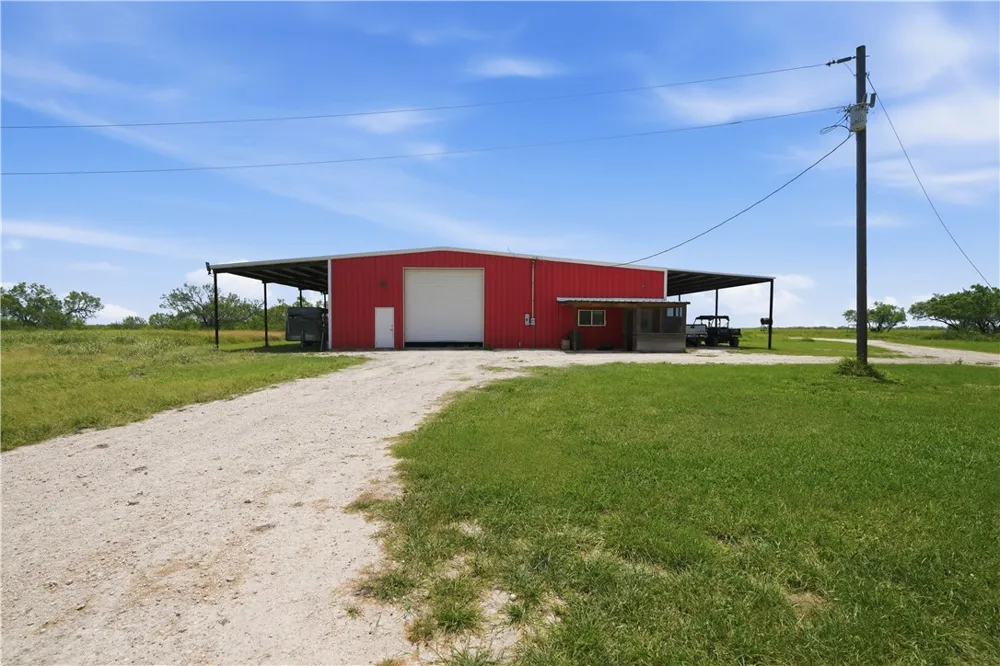 3124 County Road 220 Alice, TX 78332