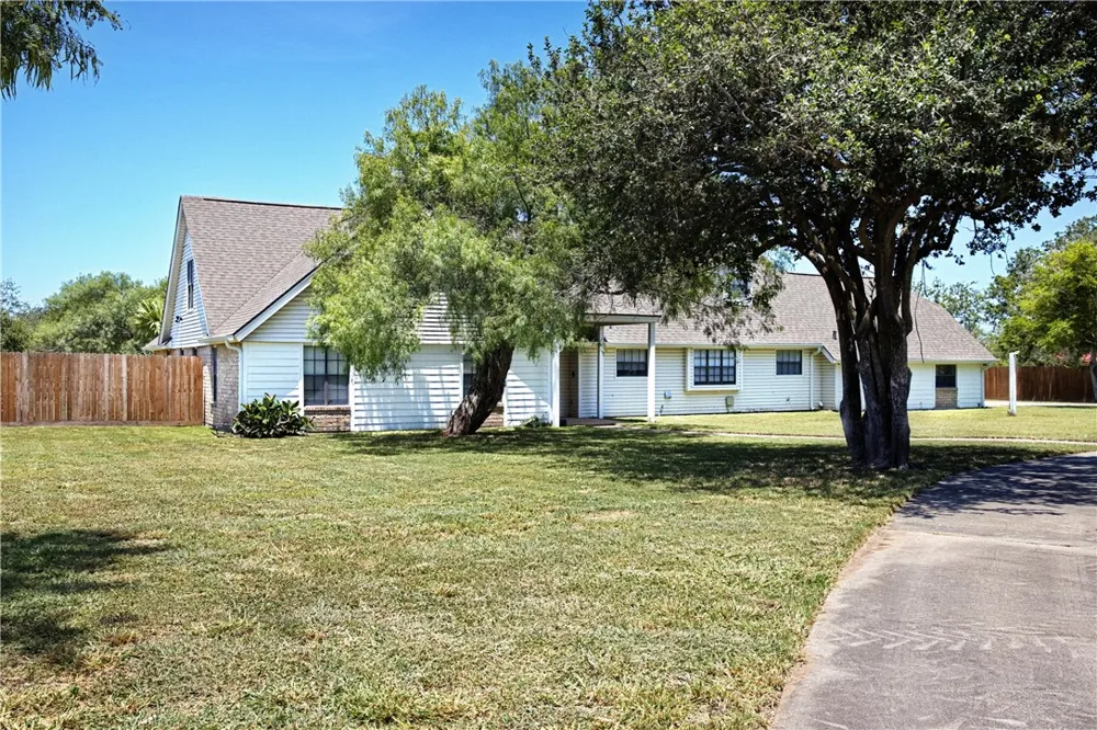 5353 County Road 73 Robstown, TX 78380