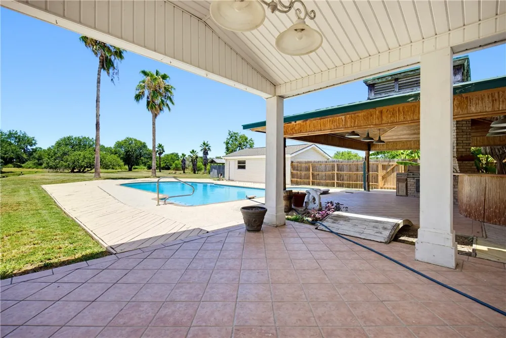 5353 County Road 73 Robstown, TX 78380