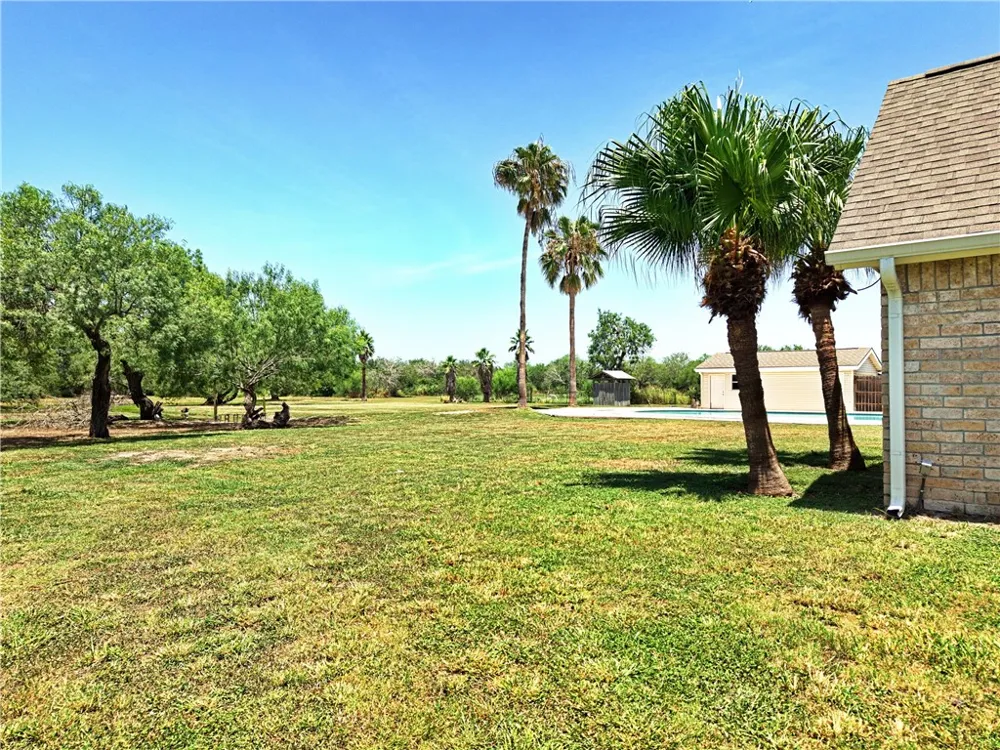 5353 County Road 73 Robstown, TX 78380