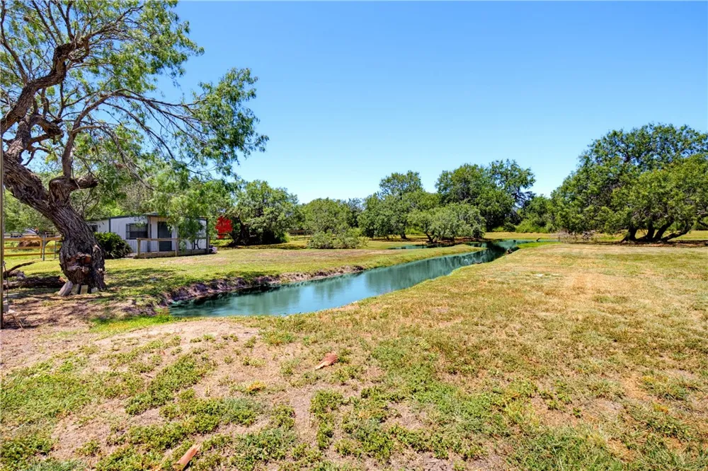 5353 County Road 73 Robstown, TX 78380