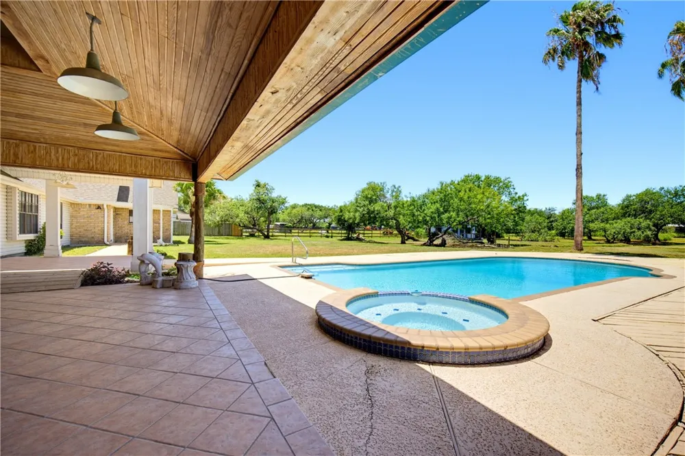 5353 County Road 73 Robstown, TX 78380