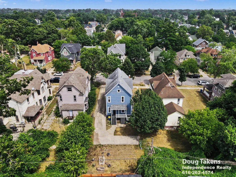 735 Paris Avenue SE Grand Rapids, MI 49503