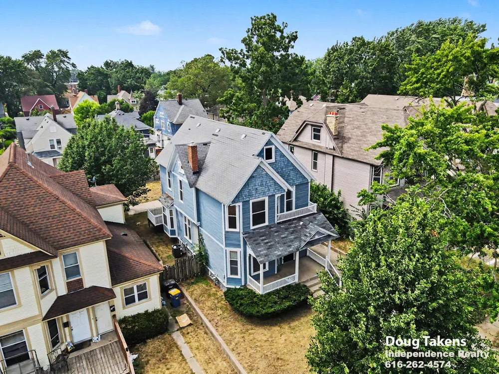 735 Paris Avenue SE Grand Rapids, MI 49503