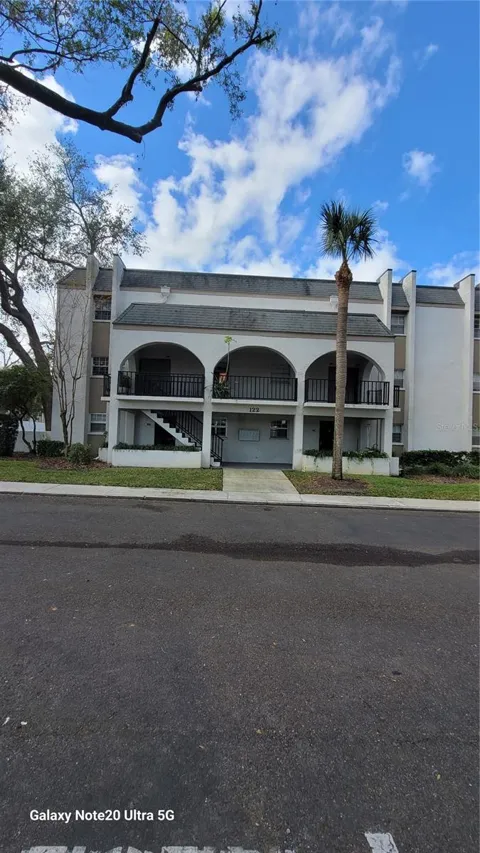 122 KINGS AVENUE #202