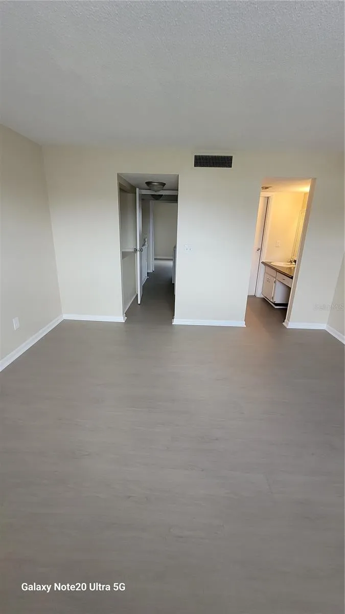122 KINGS AVENUE #202 Brandon, FL 33510