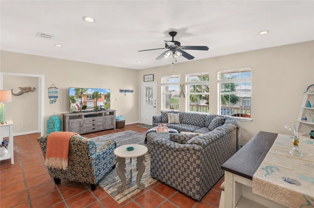 4781 Captiva Lane Port Aransas, TX 78373