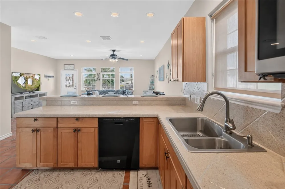 4781 Captiva Lane Port Aransas, TX 78373