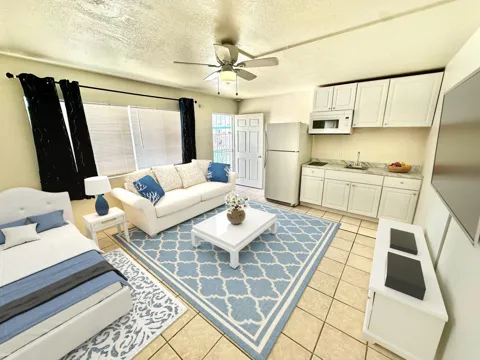 11330 Palm Drive #2