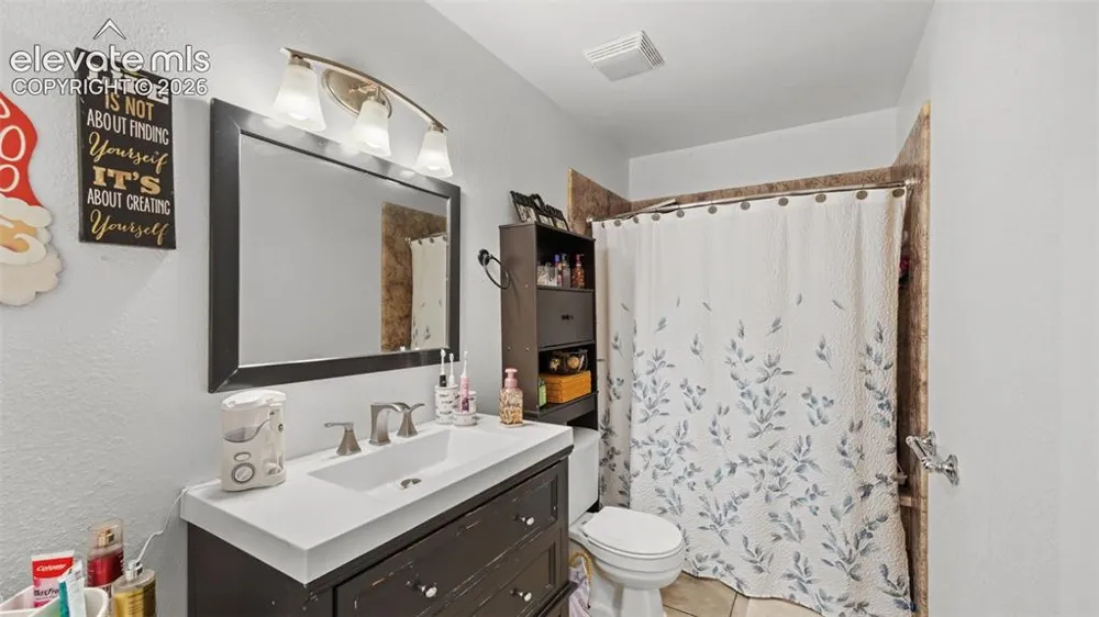 3433 Hunterwood Drive Colorado Springs, CO 80916