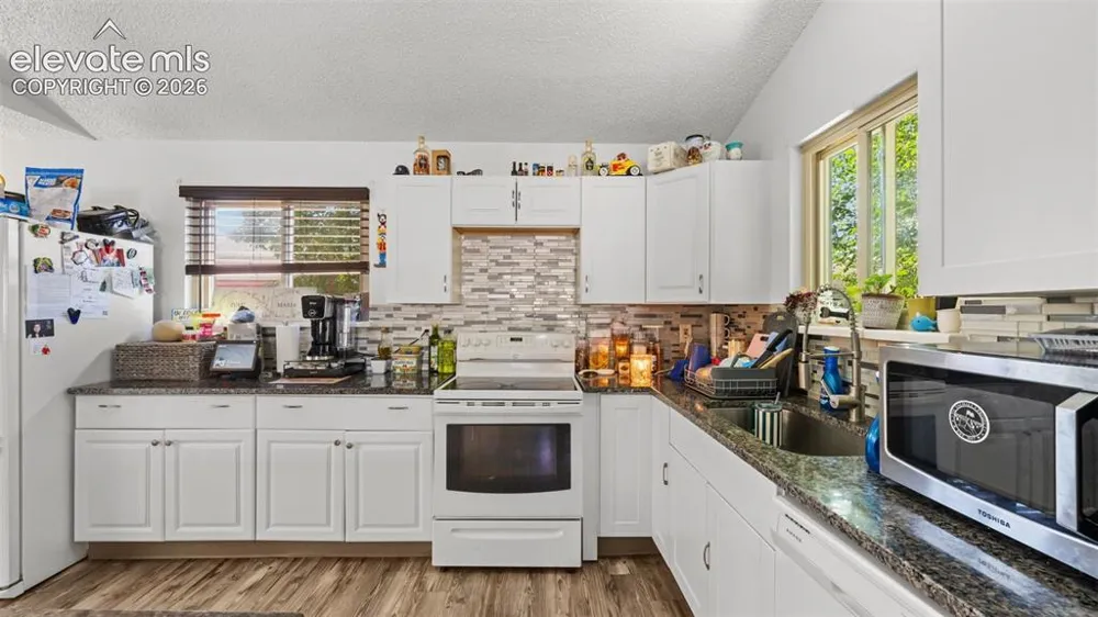 3433 Hunterwood Drive Colorado Springs, CO 80916