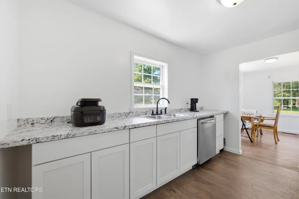 4737 Roane State Highway Rockwood, TN 37854