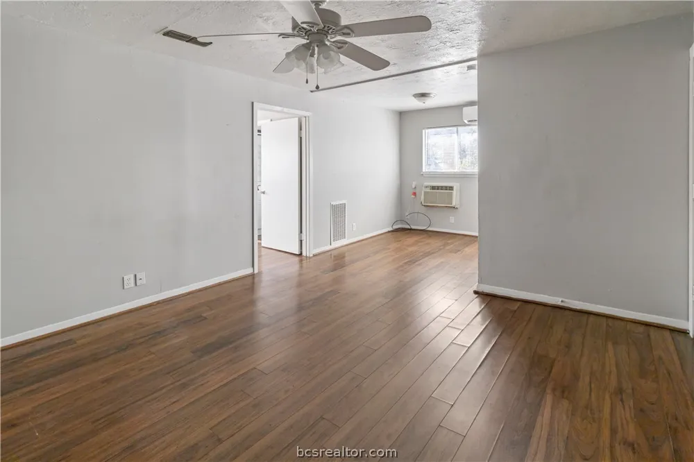 1014 E 23rd Street Bryan, TX 77803