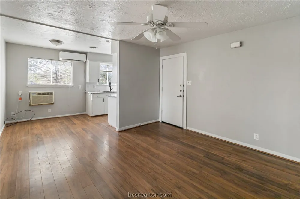 1014 E 23rd Street Bryan, TX 77803