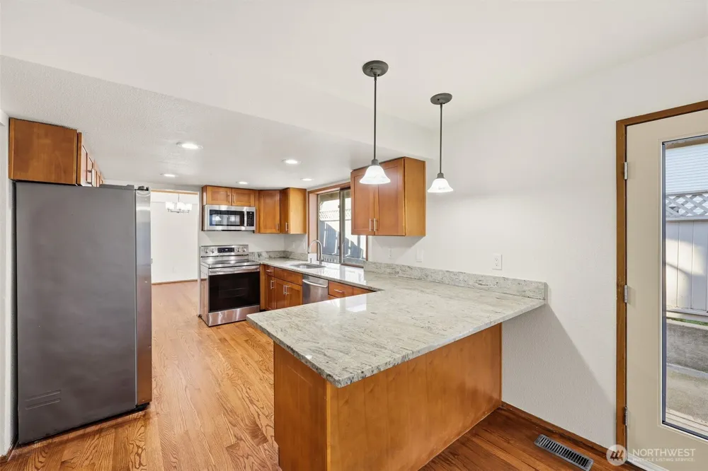 15931 22nd Avenue SW Burien, WA 98166