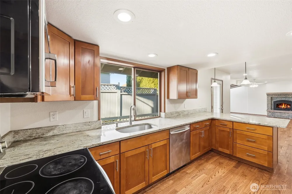 15931 22nd Avenue SW Burien, WA 98166