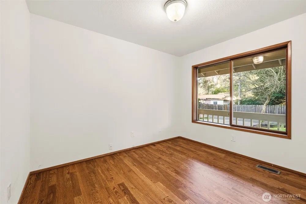 15931 22nd Avenue SW Burien, WA 98166