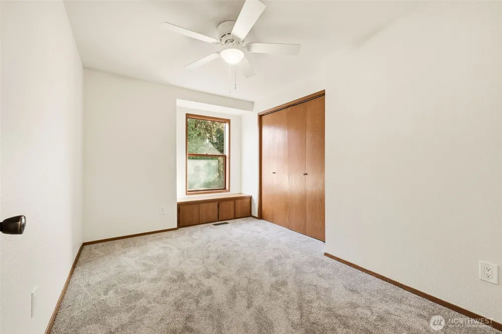 15931 22nd Avenue SW Burien, WA 98166