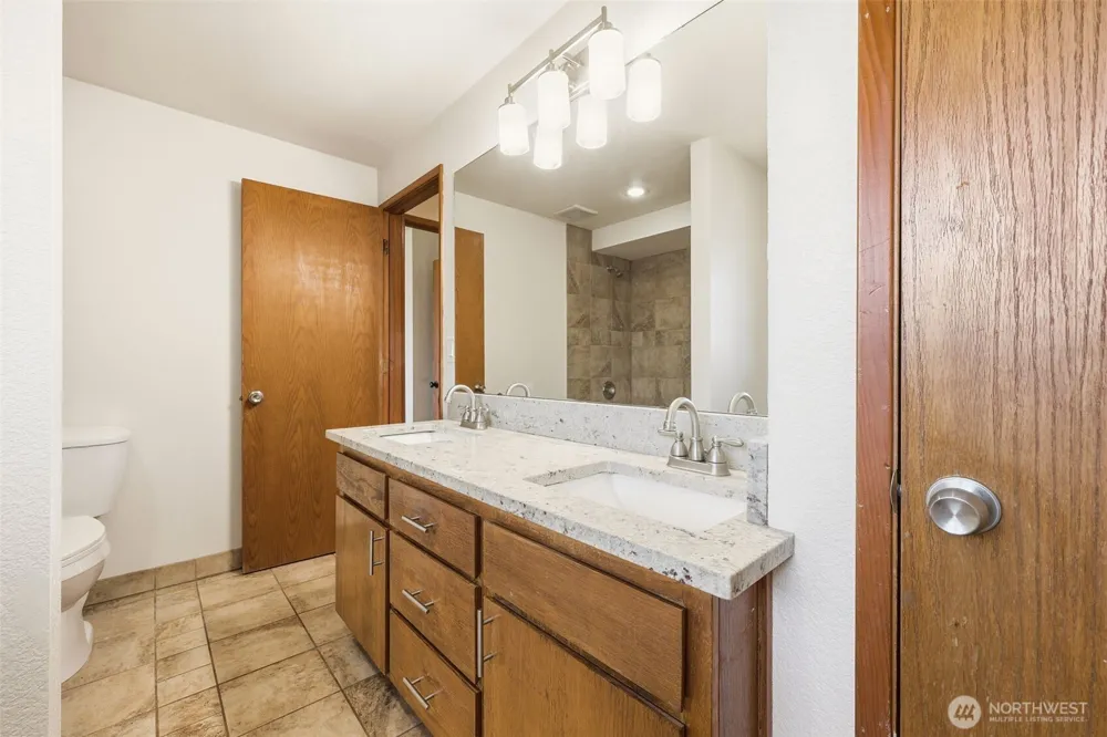 15931 22nd Avenue SW Burien, WA 98166