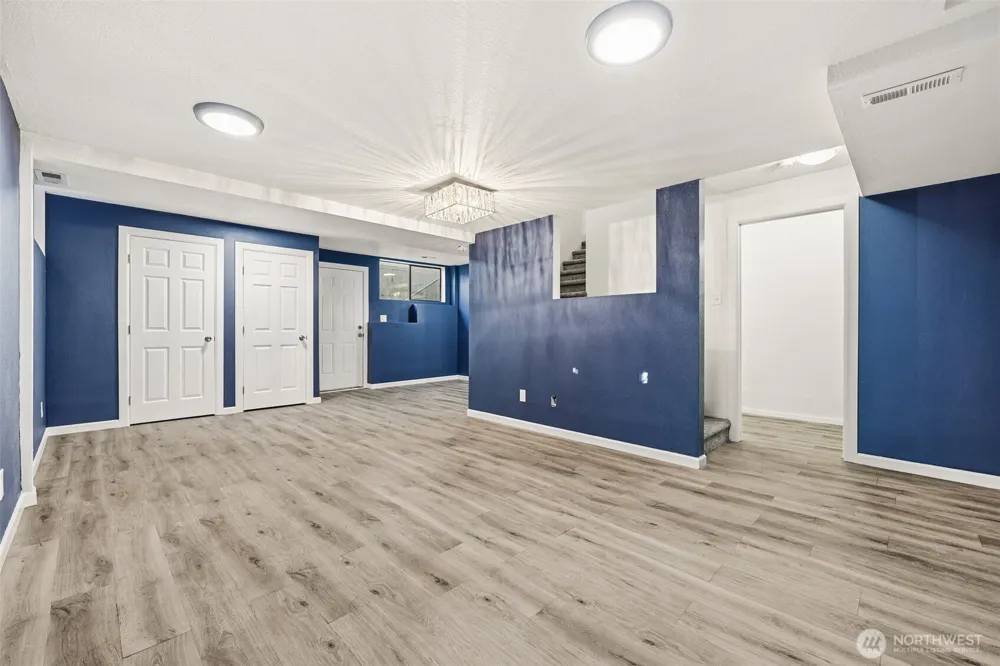 15931 22nd Avenue SW Burien, WA 98166