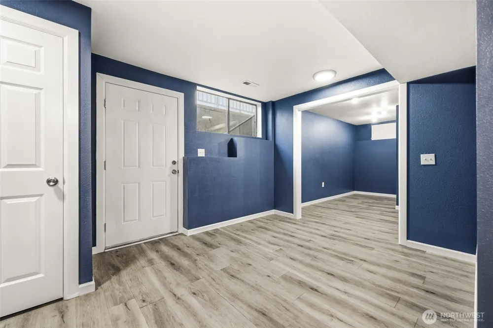 15931 22nd Avenue SW Burien, WA 98166
