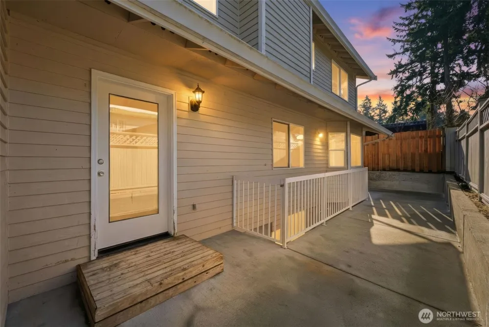 15931 22nd Avenue SW Burien, WA 98166