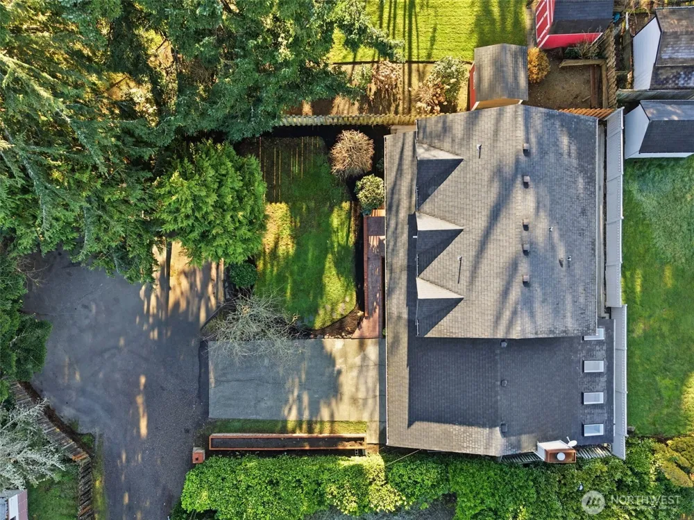 15931 22nd Avenue SW Burien, WA 98166