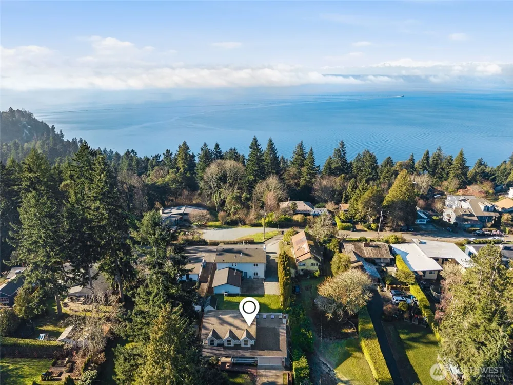 15931 22nd Avenue SW Burien, WA 98166