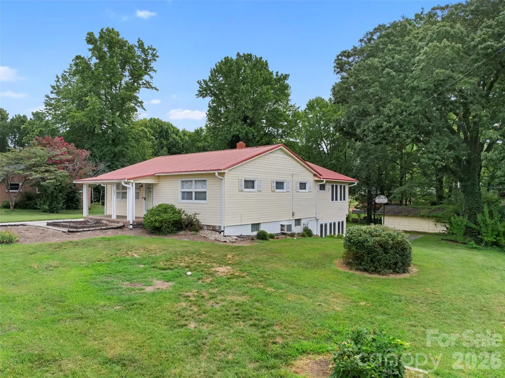 603 Duke Street Thomasville, NC 27360