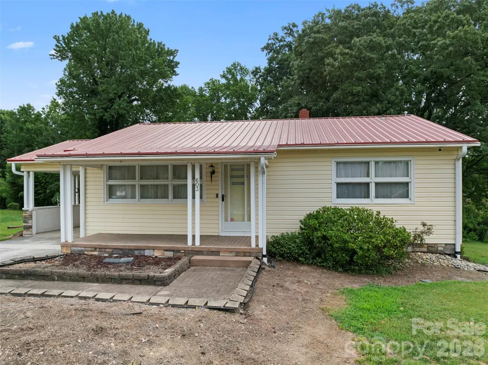 603 Duke Street Thomasville, NC 27360