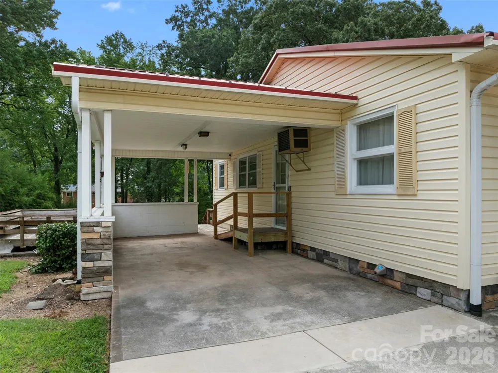 603 Duke Street Thomasville, NC 27360