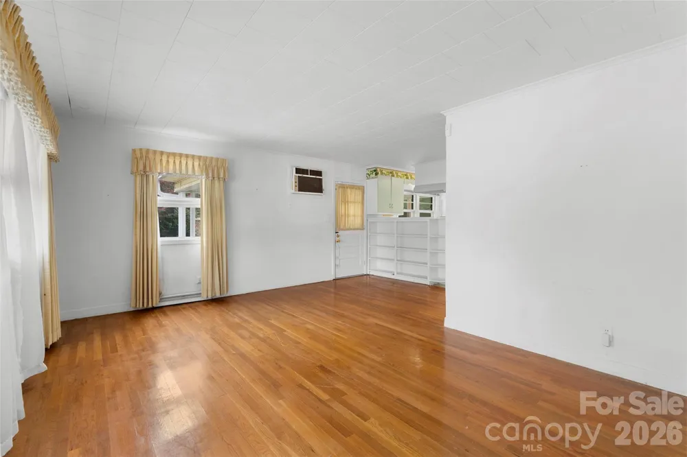 603 Duke Street Thomasville, NC 27360