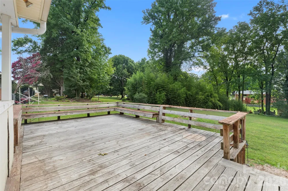 603 Duke Street Thomasville, NC 27360