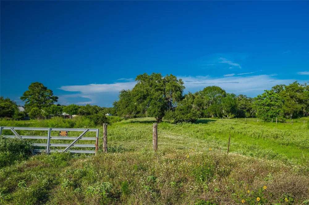 County Road 146 Hallettsville, TX 77964